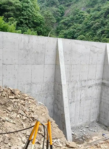 滁州凤阳县重力式挡土墙